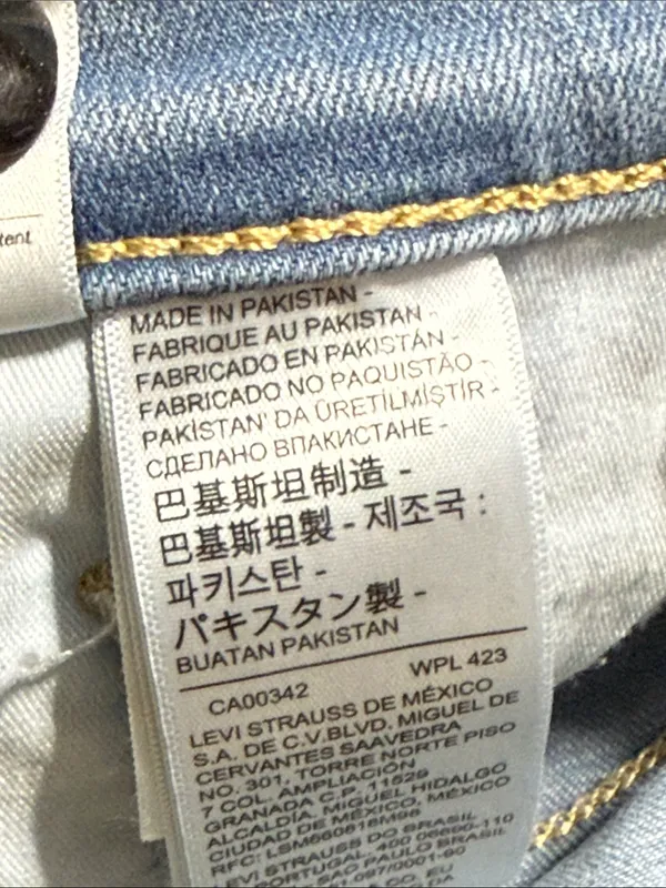 Levi Strauss & Co. women’s size 28 311 shaping skinny jeans light - Image 7