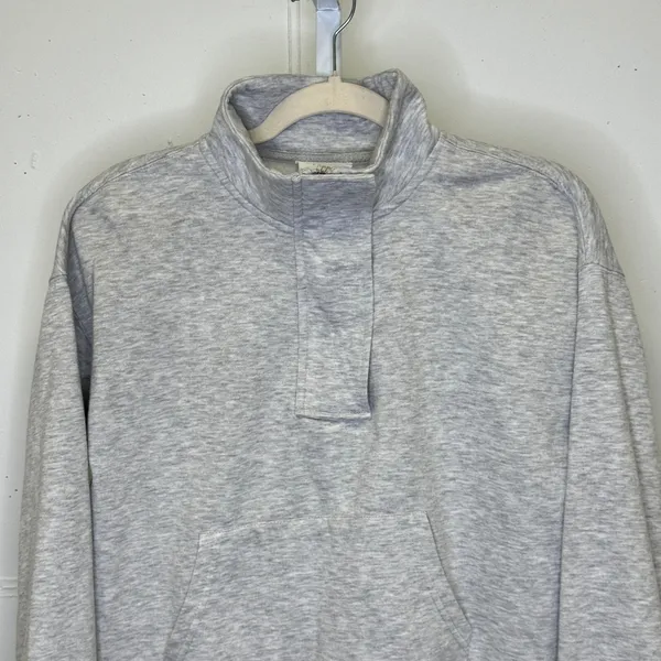Hippie Rose Heather Gray Quarter Snap Mock Neck Sweatshirt‎ Medium Athleisure - Image 4