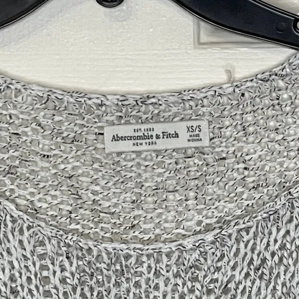 Abercrombie & Fitch Open Knit Sweater Size XS Beige With Black Fleck Womens‎ - Image 2
