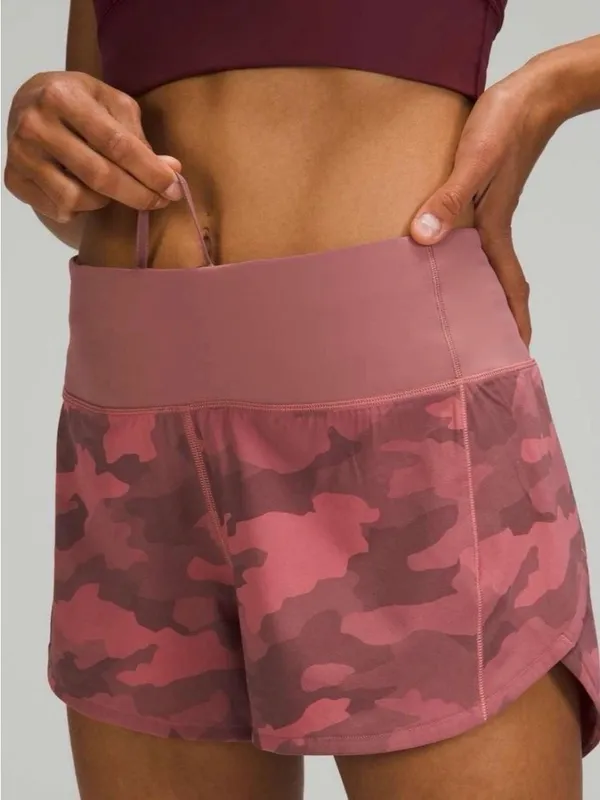 Lululemon Speed Up Mid-Rise Short 4" Heritage 365 Camo Brier Rose Multi size 8 - Image 3
