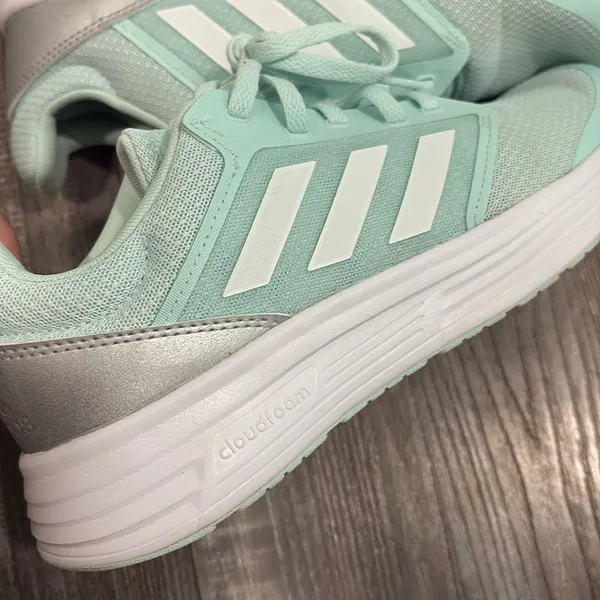 Adidas cloud foam running shoes- mint green size 10 - Image 3