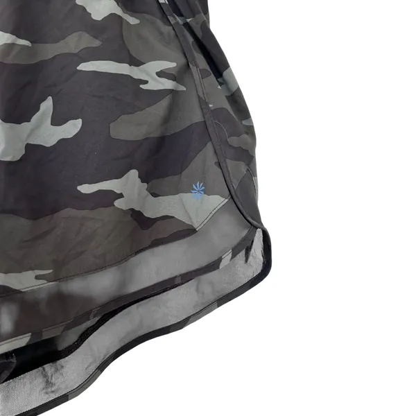 Athleta Camo Printed Mesh Run Racer Shorts Sz M - Image 3