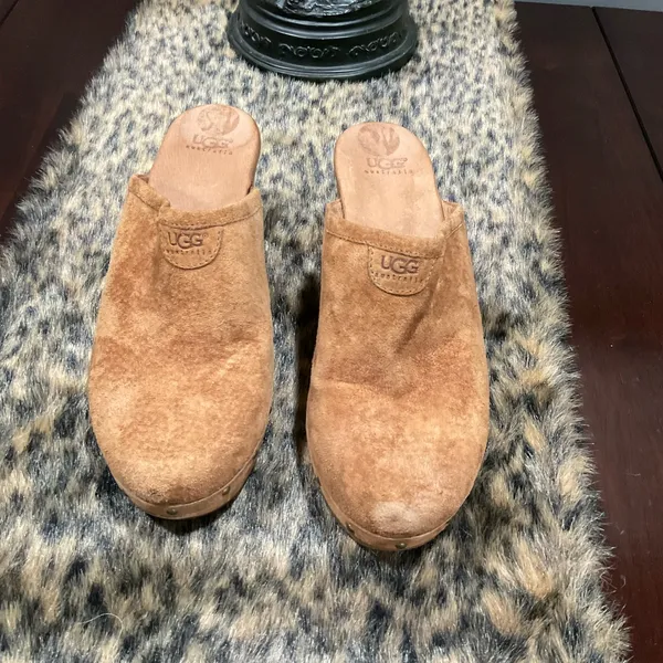 UGG ABBIE CHESTNUT SUEDE‎ CLOGS - Image 9