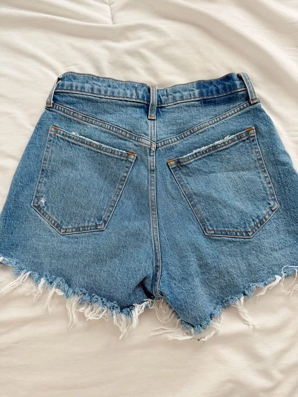 Abercrombie  - Image 2