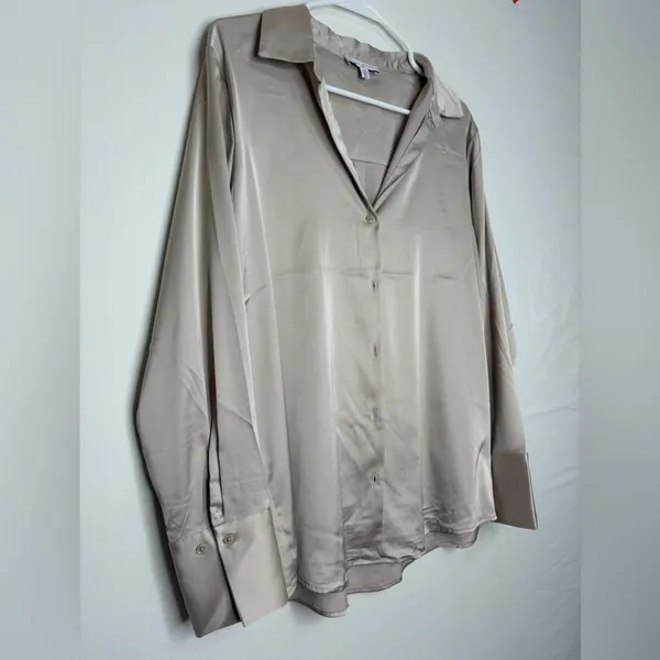 Maison d’Amélie Paris Taupe Satin Button Front Blouse women’s Size M(A204)&✨ - Image 6