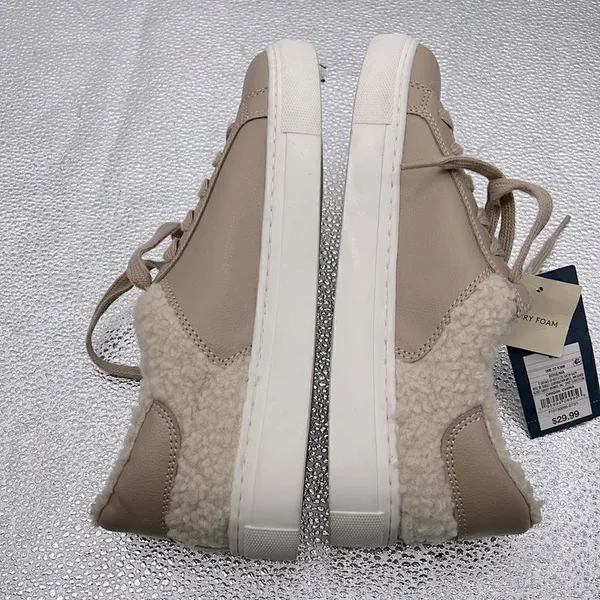 Universal Threads memory foam beige sneakers - Image 4