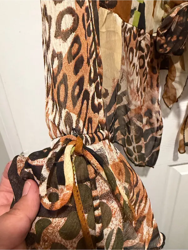 Cato NWT Animal Print Tie-Front Blouse Size Small - Image 4