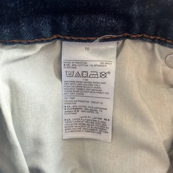 Old Navy high rise jeans - Image 10
