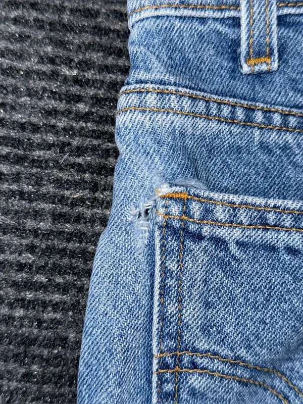 VTG 90s Levi’s 550 Relaxed Denim Shorts Orange Tab Distressed 26 (tag 28) Jorts - Image 6