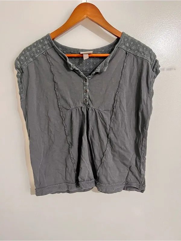 Knox Rose Women Medium Off Grey Boho Indie Prairie Chic Cottagecore Henley Top - Image 2