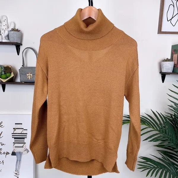 ASTR Camel Open Back Turtleneck High Low Sweater Size Small NWT - Image 2