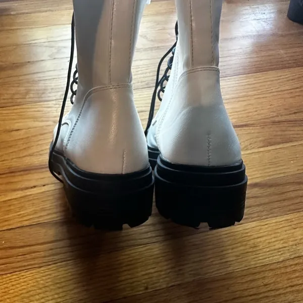 Weeboo White Chunky Combat Boots Size 10 Platform Grunge Streetwear Chic - Image 7