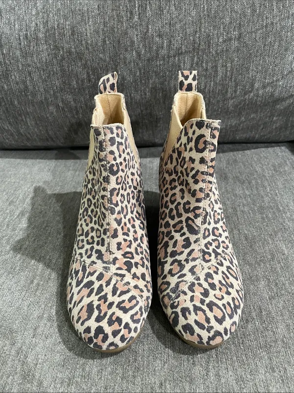 TOMS Kelsey Leopard Print Suede Wedge Ankle Booties Size 7.5 - Image 6