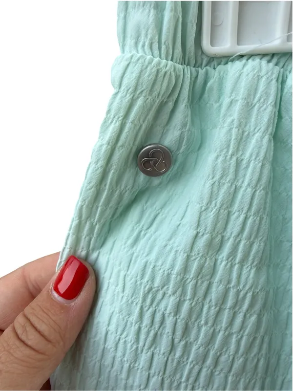 TNA Aritzia High Rise Crinkle Shorts Mint Green Pockets Size Small S Coastal - Image 6
