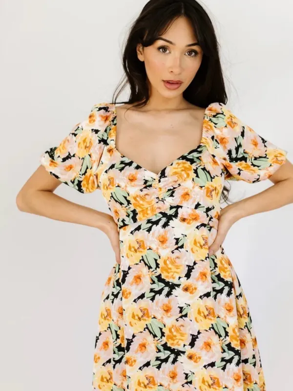 Sweetheart Floral Puff-Sleeve Midi Dress in Cream Floral - Image 2