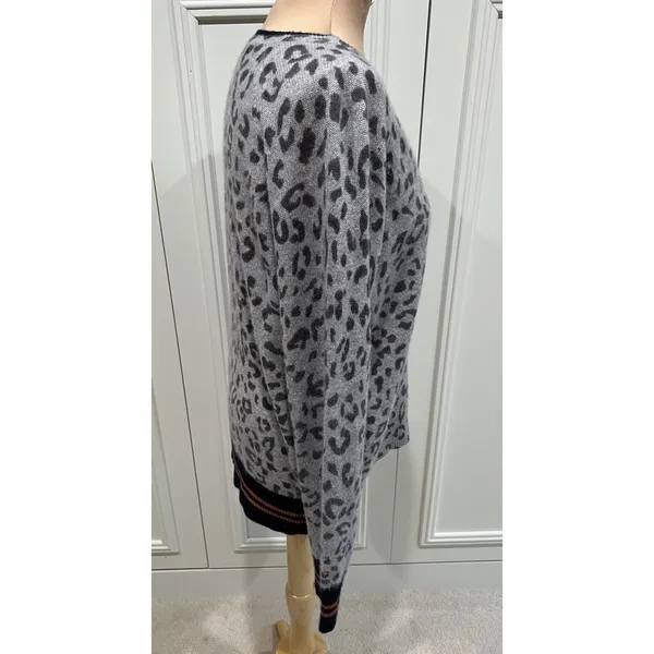 360 Cashmere Women's Leopard Animal Print Sweater Size‎ Medium Cozy Soft READ - Image 2