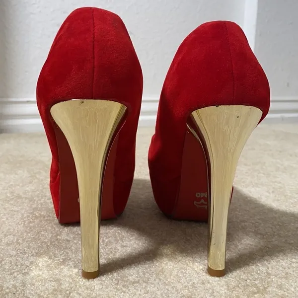 Light In The Box Women’s Red Suede High Heels with Gold Heels Size 7 - Image 4
