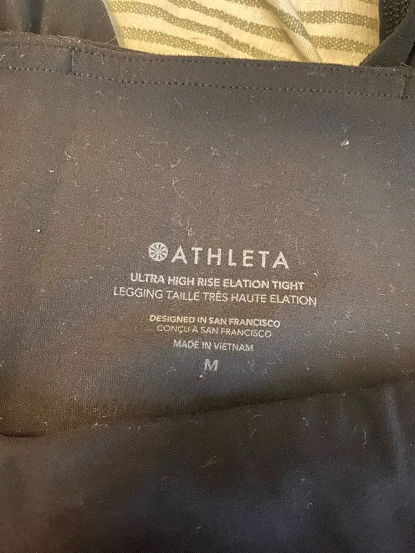 Athleta Ultra High Rise Black Leggings size M, ok condition, pet friendly home - Image 2