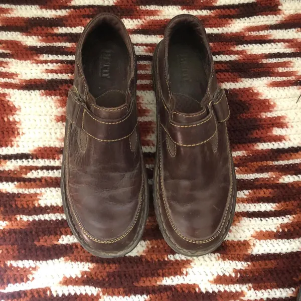 Y2K Born B.O.C Brown leather slip-on clogs - Image 2