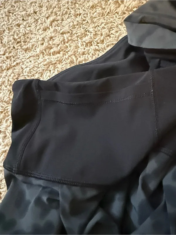 Lululemon Hit Your Stride Skirt – Animal Swirl Deep Coal Black – Size 6 – EUC - Image 8