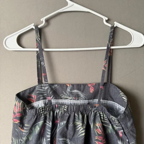 South to South sz S gray pink floral‎ tank top - Image 9