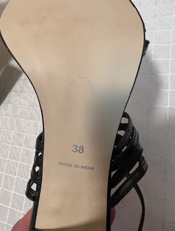 United Colors of Benetton strappy black sandal heel size 7.5 - Image 4
