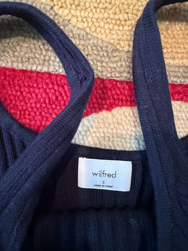 Aritzia Wilfred Black Basic Sweater Ribbed Crop Tank Top Size Small - Image 2