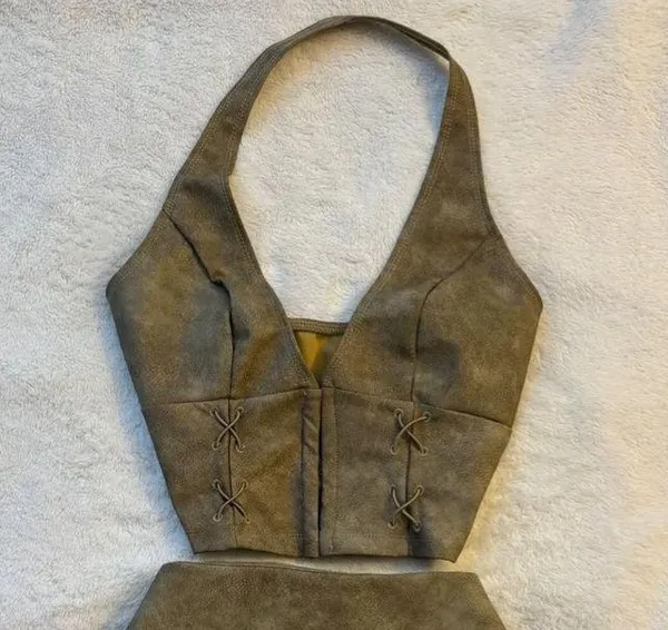NWT Boutique Faux Leather Brown Halter Clasp Top, size Large - Image 2