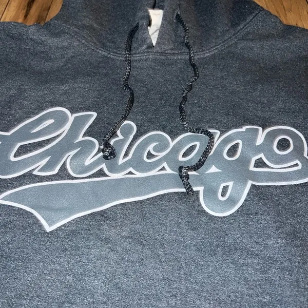 gray Chicago sweatshirt - Image 2
