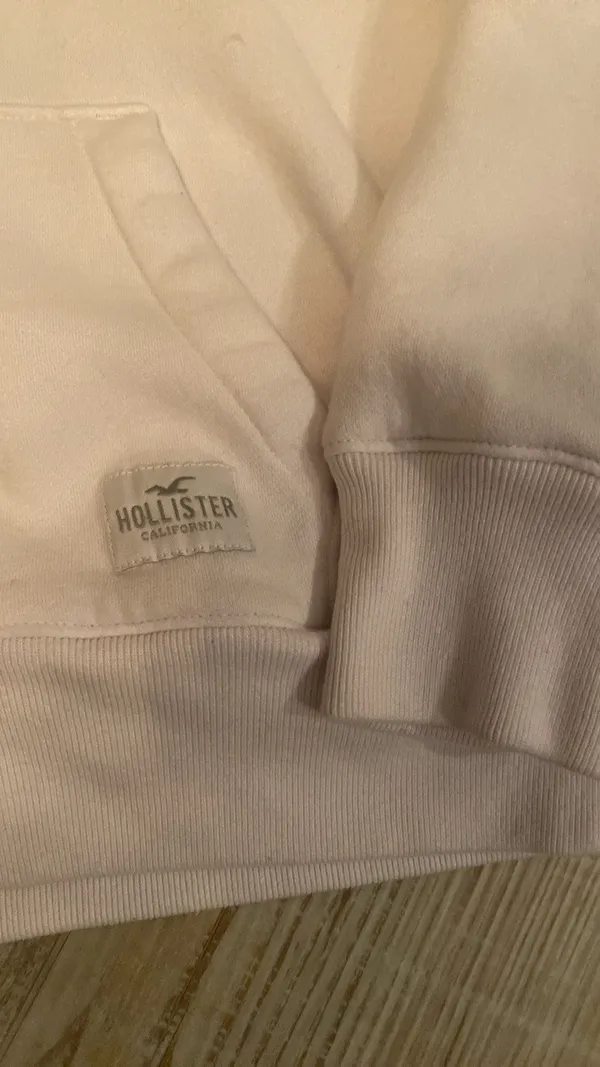 Hollister Sweatshirt With Hoodie Like New - Image 4