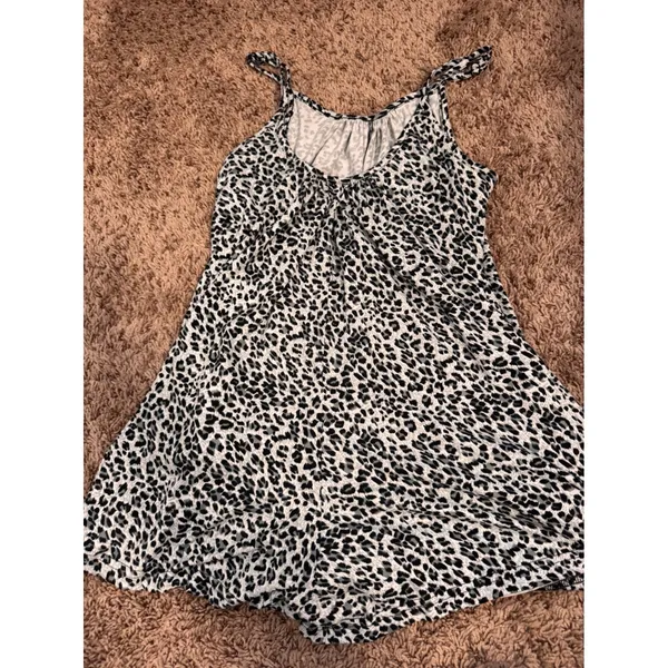 Leopard Print Sleeveless Romper with Pockets – Size Small‎ - Image 6