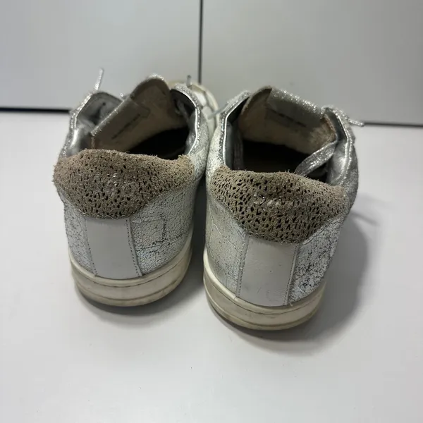 P448 John Sneakers Womens 38 8 Silver Metallic Leopard Print Iridescent Italian - Image 3