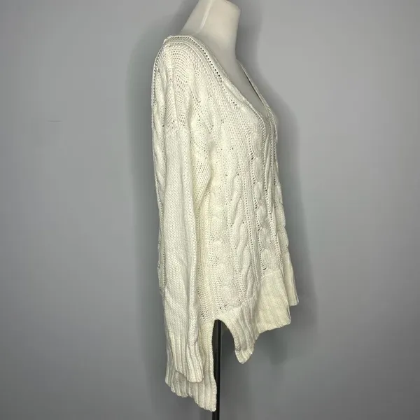 Forever 21- Off White V-Neck Cable Knit Sweater - Image 3