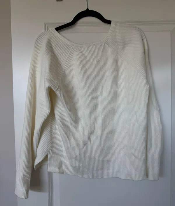 Abercrombie Sweater - Image 4