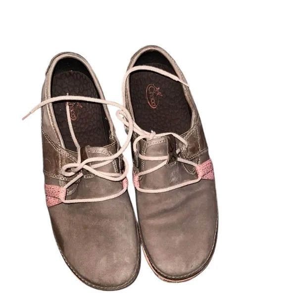 Chaco Brown and Pink Leather Casual Shoes Size 9.5 - Image 2