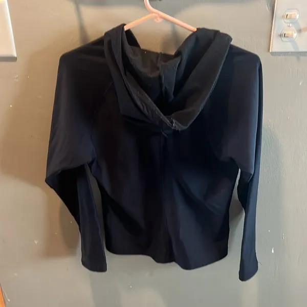 prAna Women’s black,‎ hooded sweatshirt, size medium, made in the USA🇺🇸 - Image 4