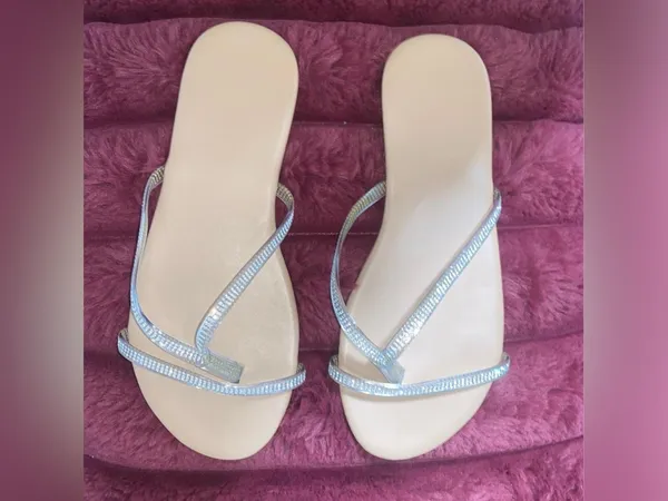 Silver rhinestone flip flop Tan Size 7 - Image 6