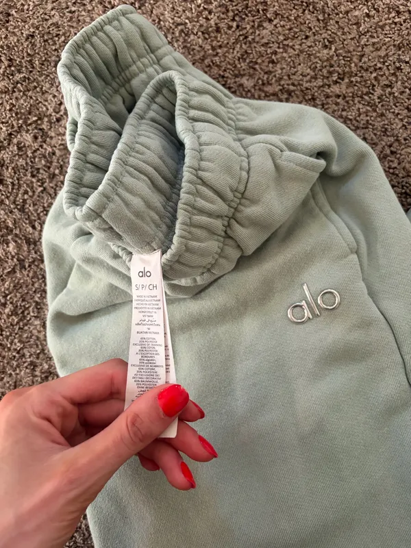 Alo Yoga Sweatpants - Image 2