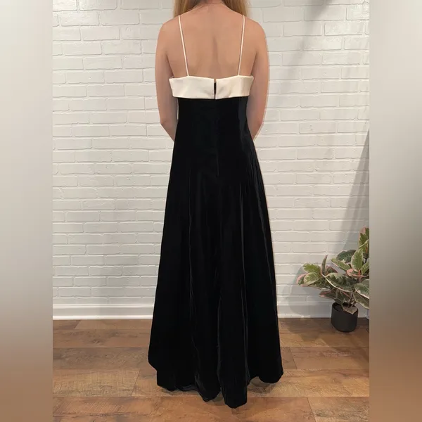 Y2K Night Way Collections Vintage White and Black Velvet Dress w/Tulle 90s 2000s - Image 5