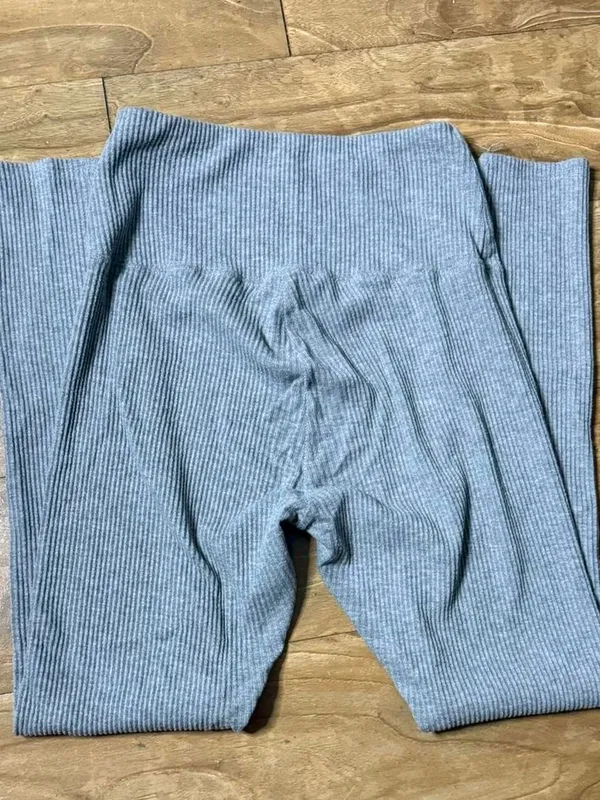 Gray Ribbed Leggings Size M - Image 2