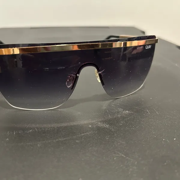 Quay Australia Gold Black Frameless Sunglasses - Image 10