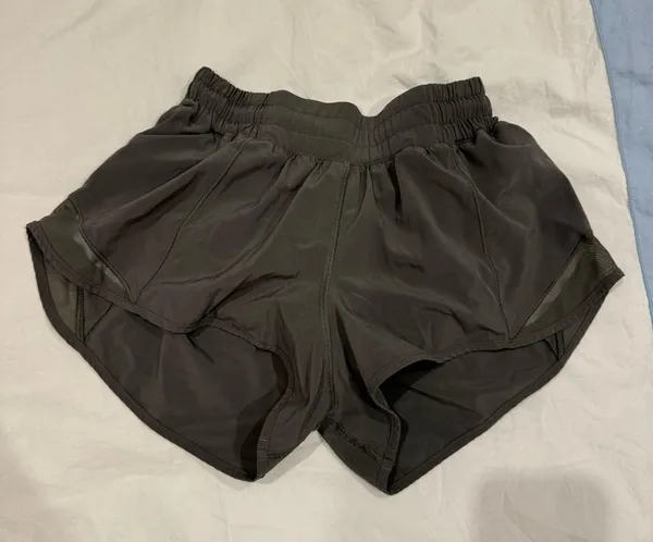 Lululemon Hotty Hot Shorts 2.5" Low-Rise 4 - Image 7