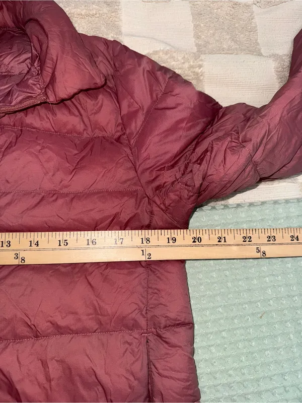 UNIQLO‎ Women's Ultra Light Down Jacket size Small - Image 3