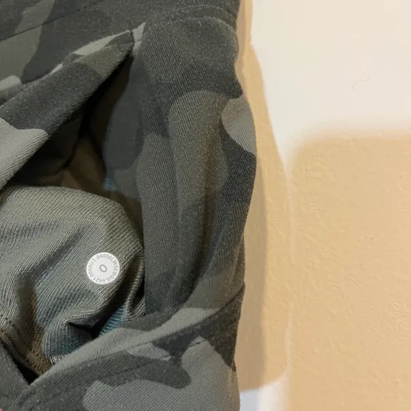 Lululemon Pants Green‎ Camo Joggers Ready To Rulu Size 0 - Image 7