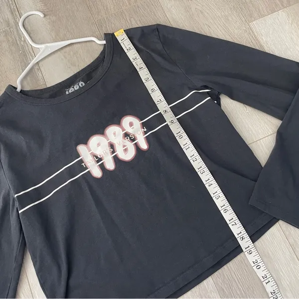 Taylor Swift Tshirt 1989 long sleeve crop womens Black (size 2xl) casual music - Image 6