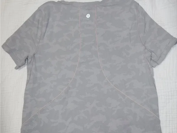 Lululemon Light Gray Camo Short Sleeve Athletic Tee - Image 3