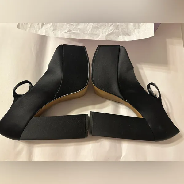 Lisa Vicky Black Satin Platform Heels - NIB - Size 7.5 - Image 7