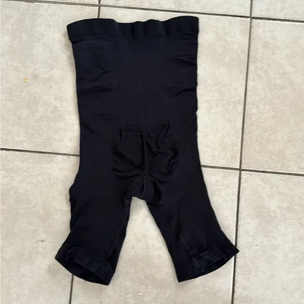 NEW SKIMS SCULPTING SHORT ABOVE THE KNEE ONYX Size‎ XL - Image 3