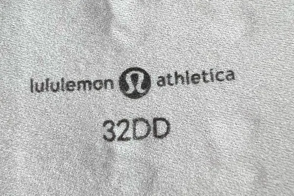 Lululemon Enlite Bra preowned size 32 DD - Image 8