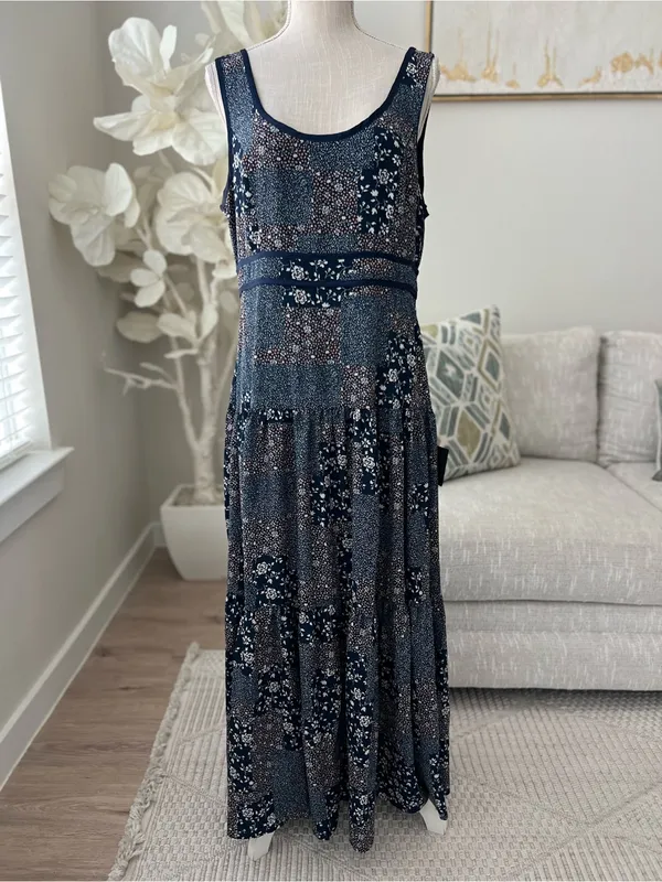 Lulu's Crush Season Navy Blue Floral Quilt Patchwork Print Scoop-Neck Maxi Dress - Image 2